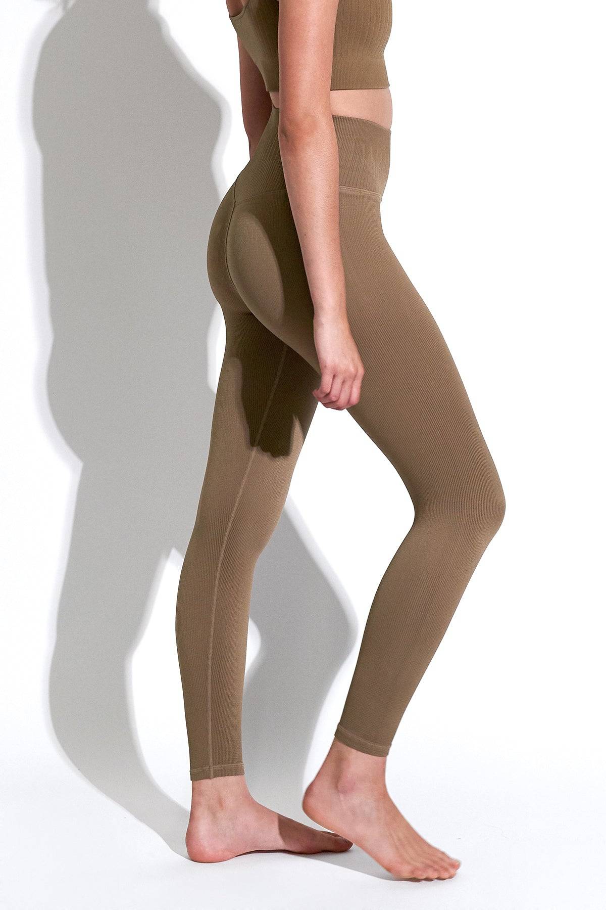 Selina Shiny Rib V-Back 7/8 Legging